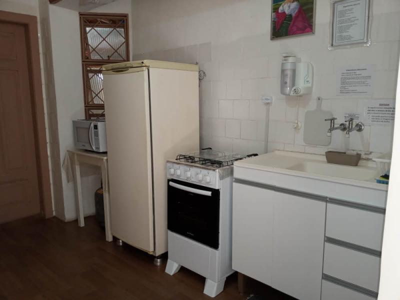 Imagem 6 da galeria do anúncio: Quarto - Rua Catete - Alto Barroca - Entrada independente