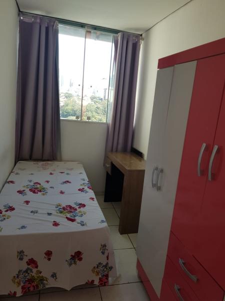 Imagem 2 da galeria do anúncio: Alugo ótimos quarto p/ moças, piscina, Lavanderia,mobiliado,