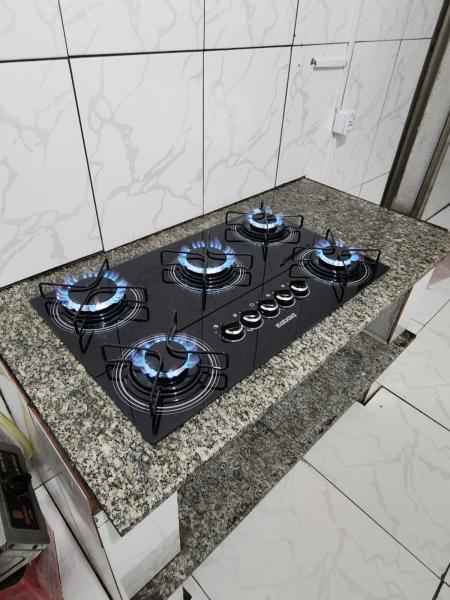 Imagem 3 da galeria do anúncio: Alugo ótimos quarto p/ moças, piscina, Lavanderia,mobiliado,