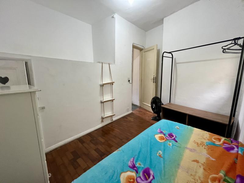 Imagem 4 da galeria do anúncio: Casarão em Laranjeiras - quartos individuais