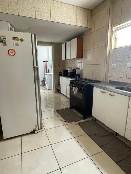 Imagem 5 da galeria do anúncio: Alugo quarto à 600 m. da estação Sta Cruz .