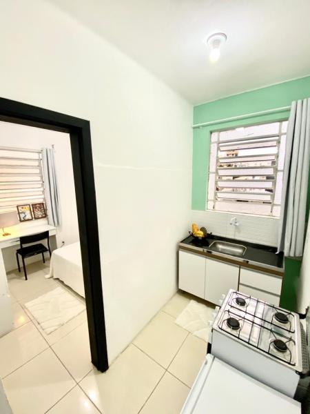 Imagem 1 da galeria do anúncio: STUDIO NA FRENTE DA UFRGS/Centro!