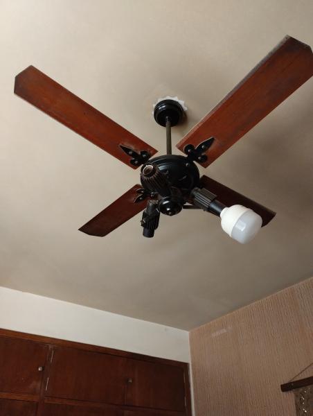 Imagem 4 da galeria do anúncio: QUARTO MOBILIADO NO SION