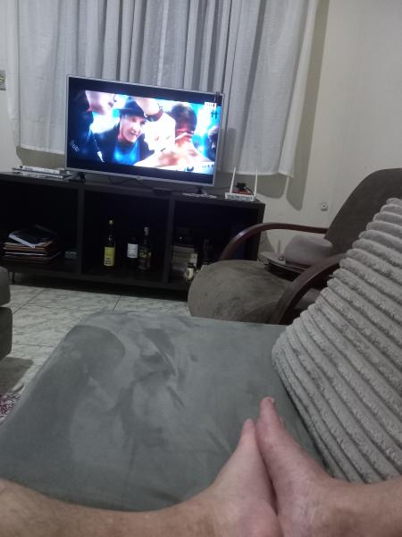 Imagem 3 da galeria do anúncio: Alugo um quarto mobiliado.