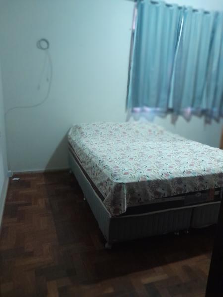 Imagem 5 da galeria do anúncio: Quarto grande e mobiliado no Funcionários