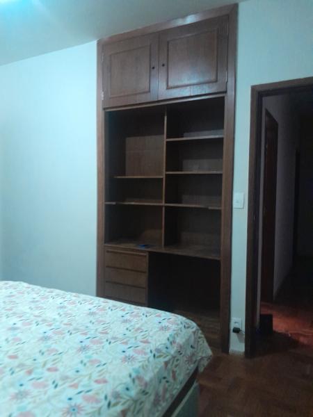 Imagem 7 da galeria do anúncio: Quarto grande e mobiliado no Funcionários