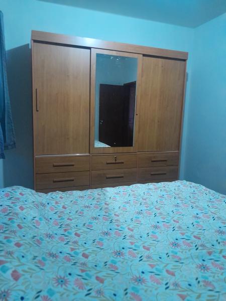 Imagem 1 da galeria do anúncio: Quarto grande e mobiliado no Funcionários