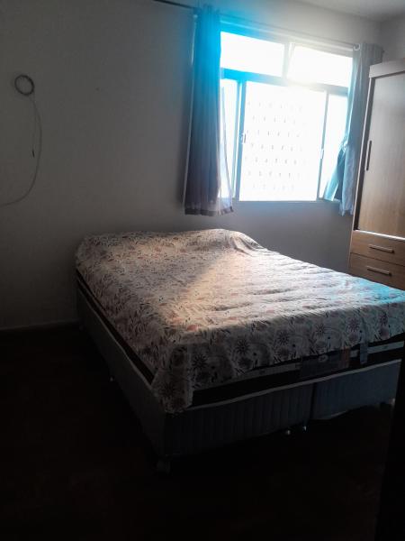 Imagem 6 da galeria do anúncio: Quarto grande e mobiliado no Funcionários