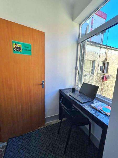 Imagem 1 da galeria do anúncio: Quartos individuais só pra gurias, pertinho da UFRGS/UFSCPA