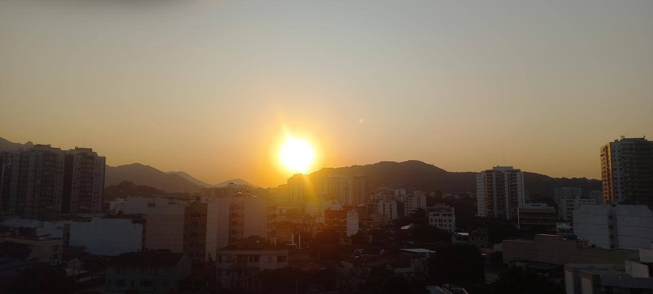 Imagem 1 da galeria do anúncio: Vaga compartilhada grande aconchegante de frente!