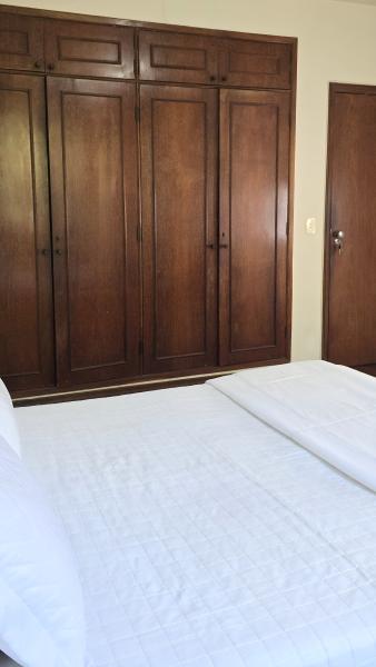 Imagem 3 da galeria do anúncio: QUARTO NO CRUZEIRO PARA MULHERES