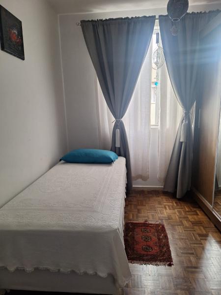 Imagem 3 da galeria do anúncio: Quarto aconchegante ao lado do Hospital Cajuru