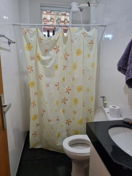 Imagem 7 da galeria do anúncio: Quarto individual imobiliado com semi-suíte