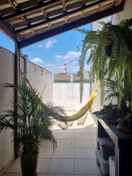 Imagem 1 da galeria do anúncio: Quarto individual imobiliado com semi-suíte