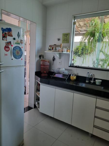 Imagem 5 da galeria do anúncio: Quarto individual imobiliado com semi-suíte