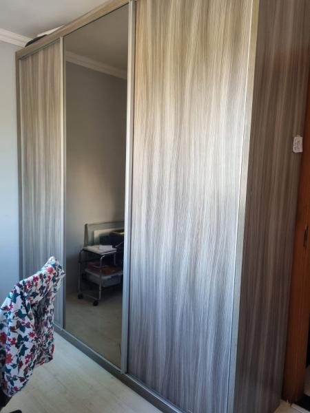 Imagem 14 da galeria do anúncio: Quarto individual imobiliado com semi-suíte