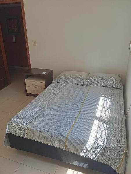 Imagem 1 da galeria do anúncio: Quarto individual no centro de foz, ótima localização.