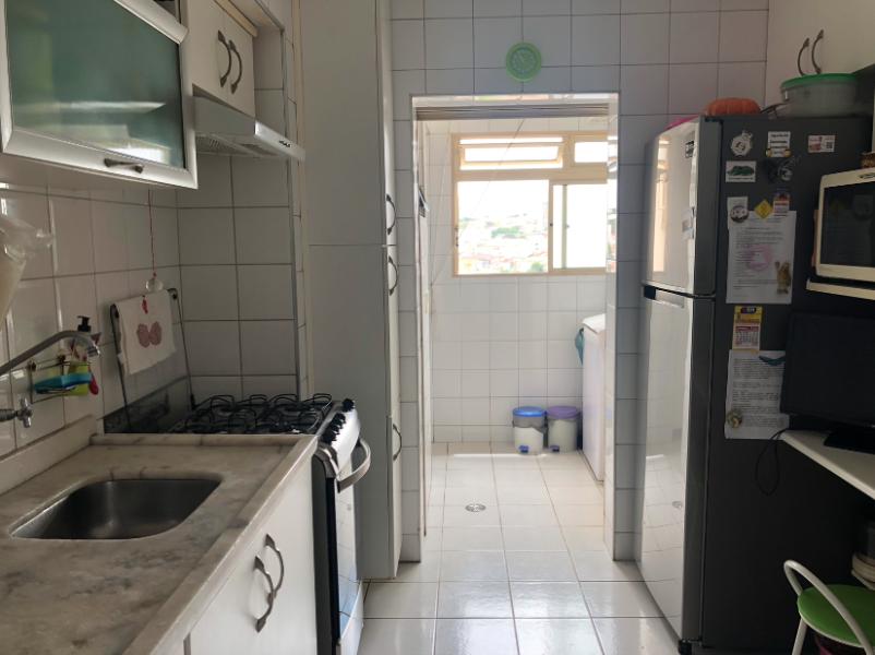 Imagem 3 da galeria do anúncio: Quarto com sacada em apartamento com vista