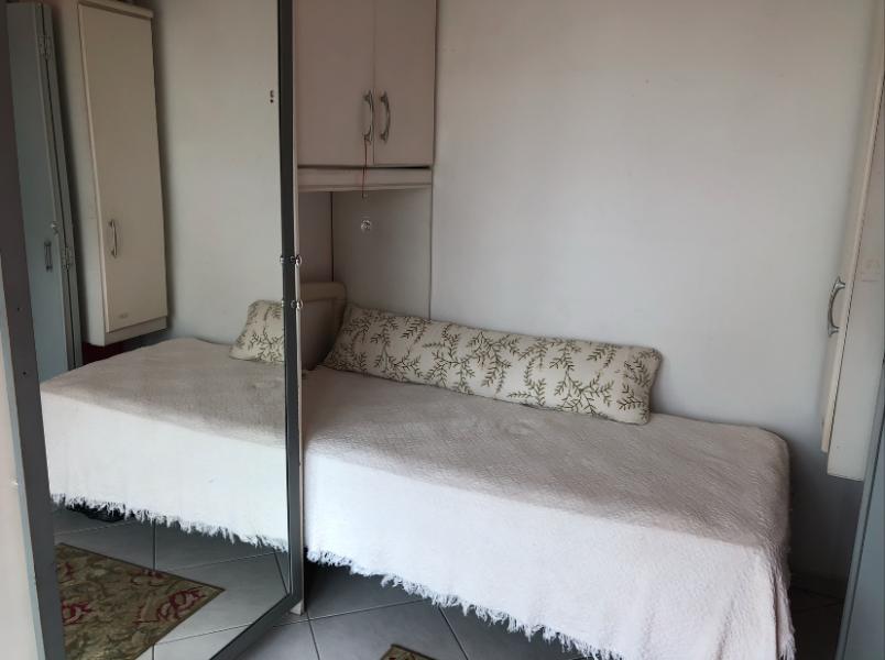 Imagem 5 da galeria do anúncio: Quarto com sacada em apartamento com vista