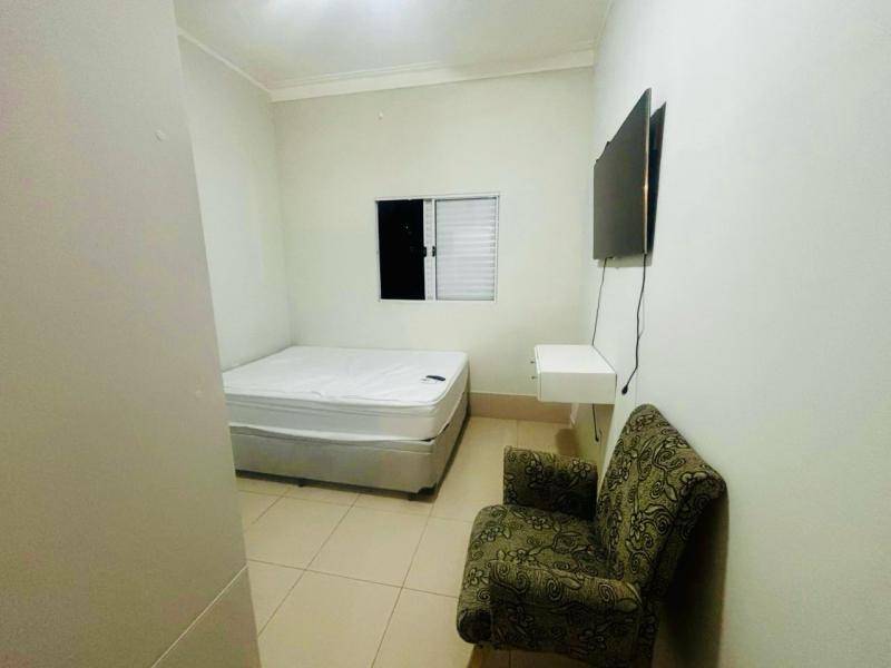 Imagem 2 da galeria do anúncio: Kitnet Reformada/Bem Localizada/Agua, Luz IPTU incluso