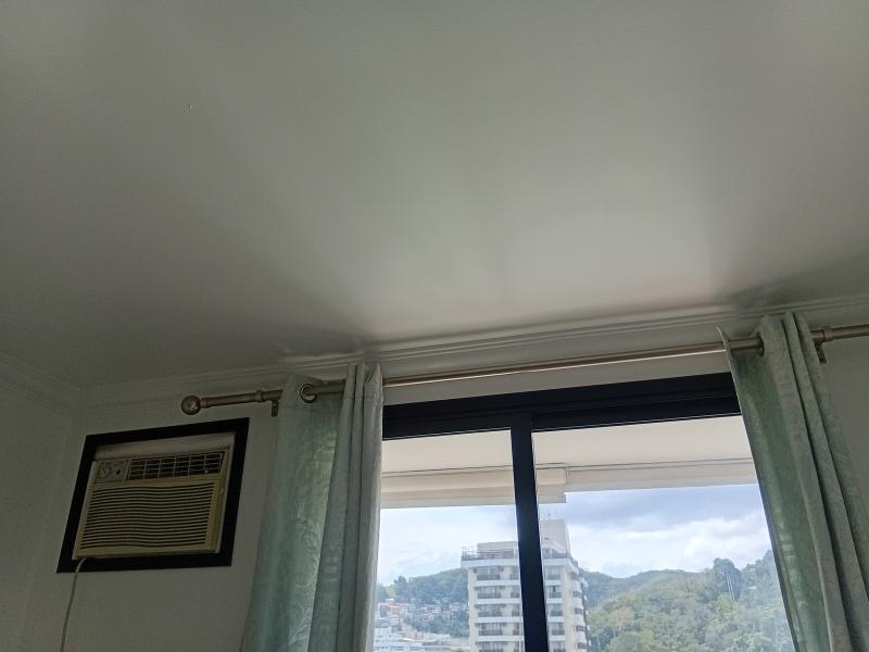 Imagem 5 da galeria do anúncio: Quarto decorado, novíssimo, com tv, ar, móvei, banheiro exc.