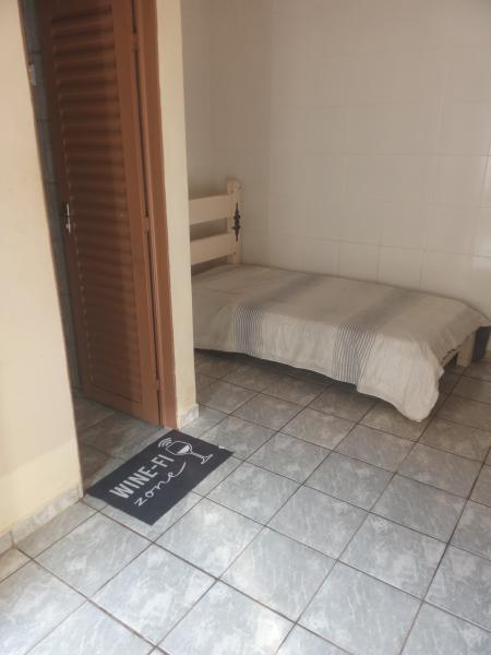 Imagem 1 da galeria do anúncio: Quarto com banheiro individual masculino no bairro