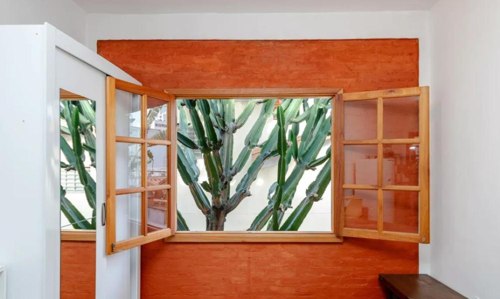 Imagem 5 da galeria do anúncio: Kitnet mobiliada com geladeira fogão e cama e individuais.