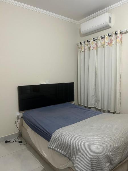 Imagem 2 da galeria do anúncio: Quarto para pessoa alto astral e comunicativa