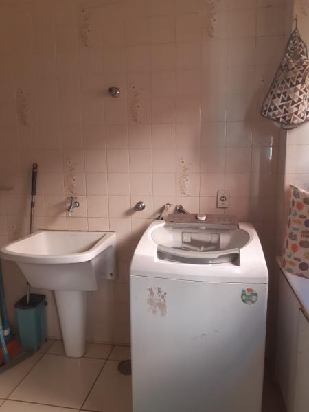 Imagem 1 da galeria do anúncio: Alugo quarto suíte no bairro Higienópolis para mulheres