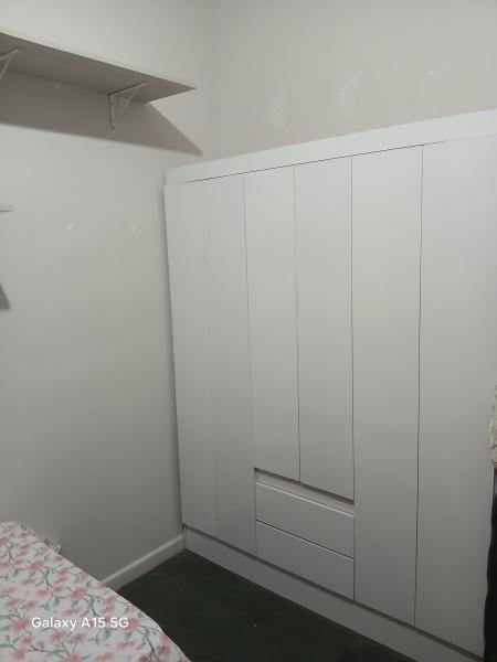 Imagem 3 da galeria do anúncio: ALUGO  QUARTOS MOÇAS TUDO INCLUSO 800,00