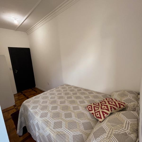 Imagem 2 da galeria do anúncio: QUARTO NA FRENTE DA UFRGS