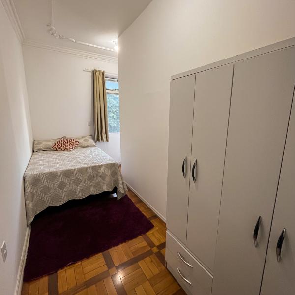 Imagem 1 da galeria do anúncio: QUARTO NA FRENTE DA UFRGS