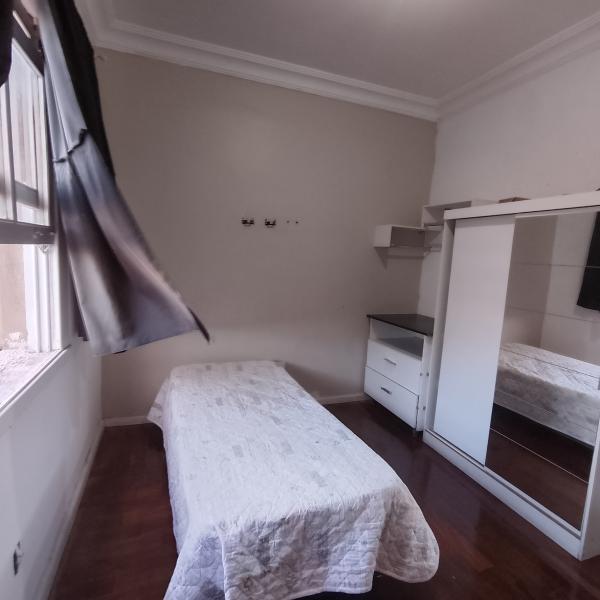 Imagem 1 da galeria do anúncio: ALUGUEL QUARTO COM SUÍTE