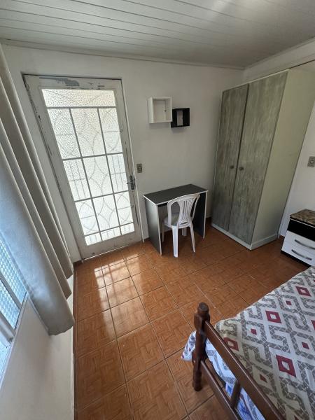 Imagem 3 da galeria do anúncio: Quarto estudantil próximo JD Botanico e UFPR- PUCPR