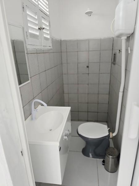 Imagem 4 da galeria do anúncio: Aluga-se SUÍTE MOBILIADA!