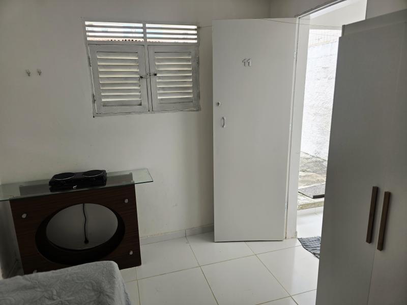 Imagem 2 da galeria do anúncio: Aluga-se SUÍTE MOBILIADA!