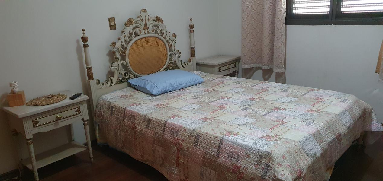 Imagem 1 da galeria do anúncio: Quartos mobiliados para moças com banheiro privativo