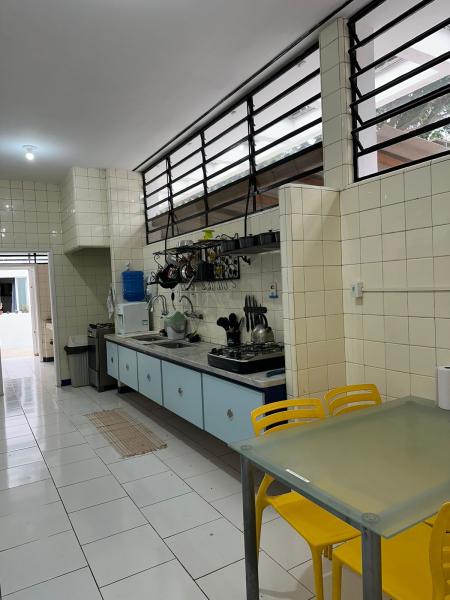 Imagem 3 da galeria do anúncio: Quanto Completo colchao EMMA, Televisão e cama BAÚ