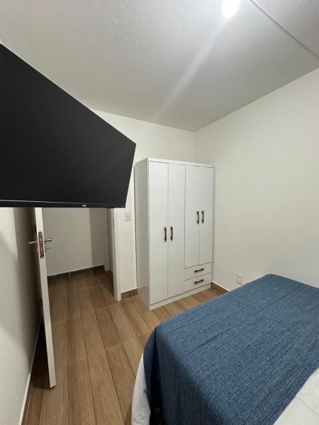 Imagem 16 da galeria do anúncio: Quanto Completo colchao EMMA, Televisão e cama BAÚ