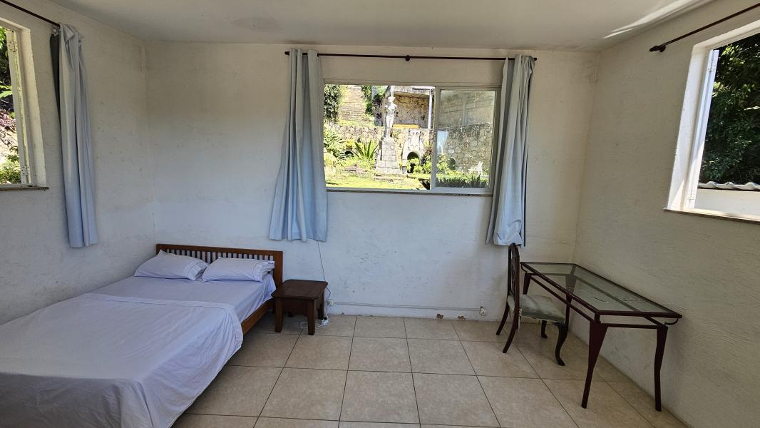 Imagem 1 da galeria do anúncio: Quarto com vista para o Jardim!