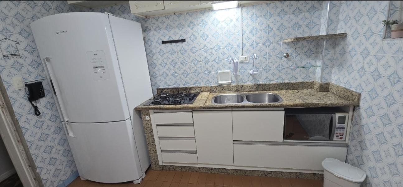 Imagem 7 da galeria do anúncio: APARTAMENTO 4 QUARTOS INDIV. PARA MOÇAS. CANAL 5 (PRAIA)