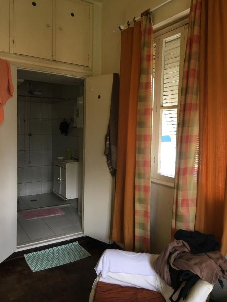 Imagem 4 da galeria do anúncio: Suíte muito ensolarada 🌞e espaçosa🥰