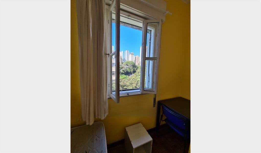 Imagem 5 da galeria do anúncio: Suíte muito ensolarada 🌞e espaçosa🥰