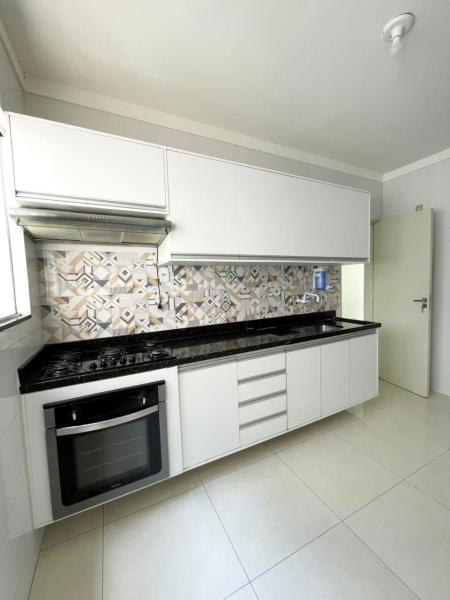 Imagem 6 da galeria do anúncio: QUARTO AMPLO DISPONÍVEL PARA ALUGUEL.