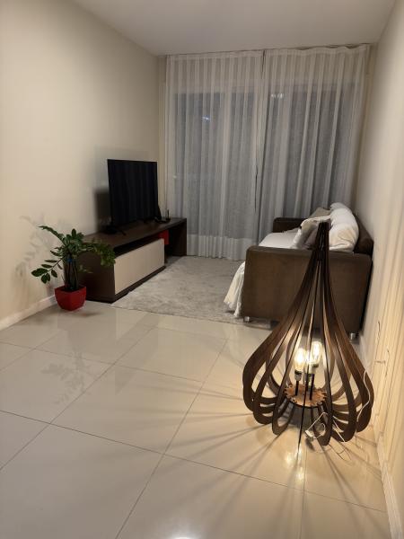 Imagem 10 da galeria do anúncio: Alugo quarto em apartamento mobiliado e banheiro privativo