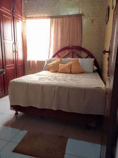 Imagem 3 da galeria do anúncio: Uma Vaga de Quarto Mobiliado com cama de Casal