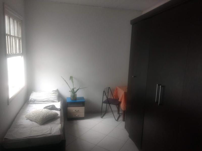 Imagem 1 da galeria do anúncio: ALUGUEL DE QUARTO SANTA CECILIA