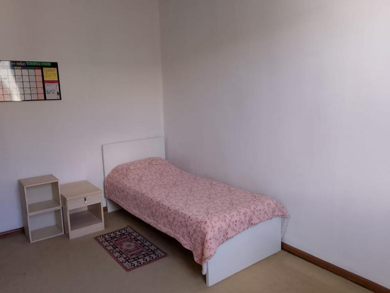 Imagem 2 da galeria do anúncio: QUARTO NO ÁGUA VERDE - CURITIBA/PR