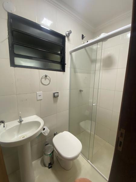 Imagem 5 da galeria do anúncio: Alugo quarto para mulher em ambiente tranquilo e familiar