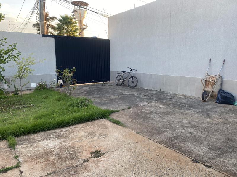 Imagem 4 da galeria do anúncio: Alugo quarto para mulher em ambiente tranquilo e familiar